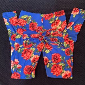 Cute booty lounge Rose Leggings 🌹